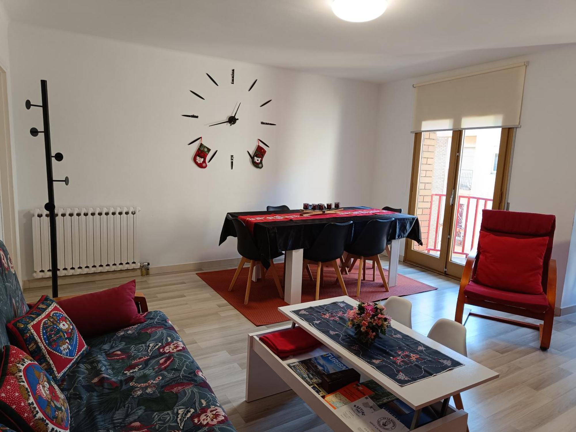 Apartamento Confort I La Seu d'Urgell Dış mekan fotoğraf